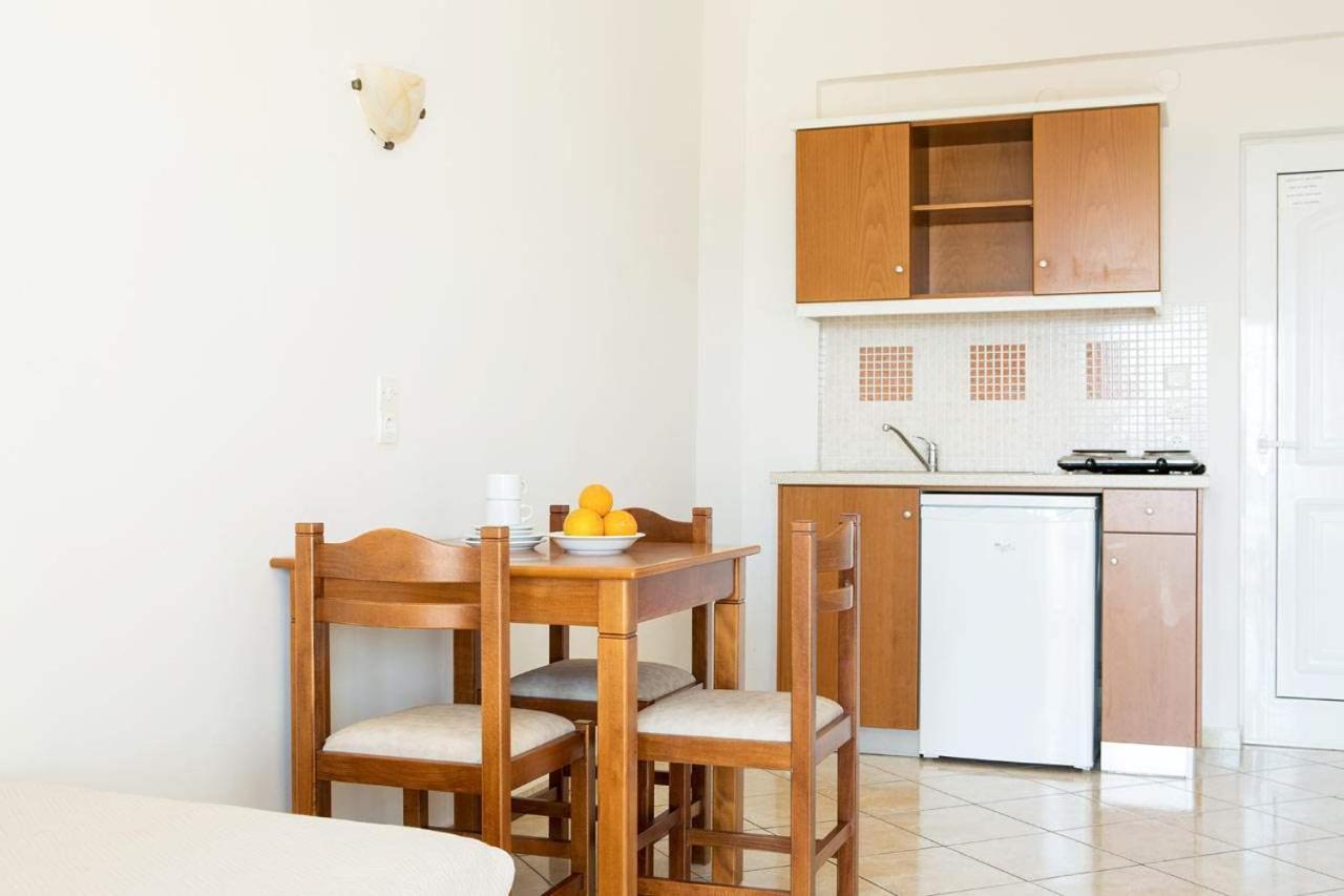 Orion Star Aparthotel Agia Marina  ภายนอก รูปภาพ